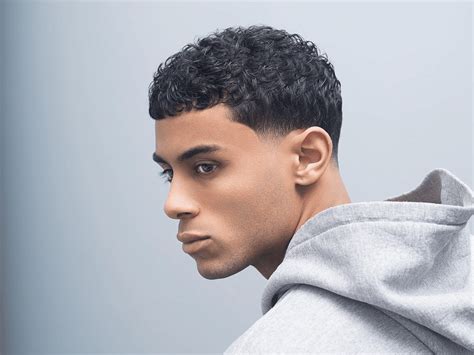 7 Best Taper Fade Haircuts for Men, According to a Barber